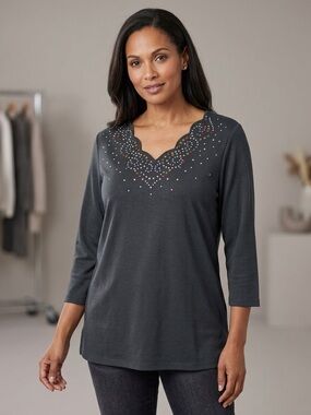 NWT Quaker Factory Women’s Scalloped V-Neck Embellished Top - black size Large